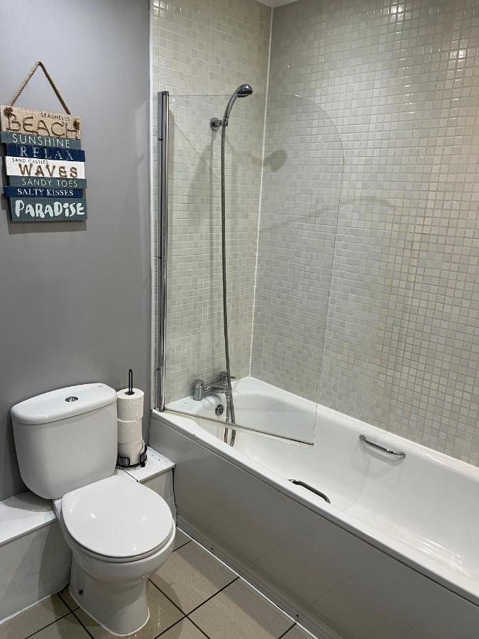 2 Bedroom Free Parking By Concert Square Sleeps 8 Liverpool Exterior photo