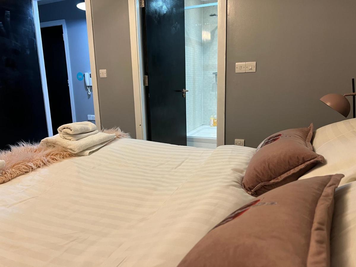 2 Bedroom Free Parking By Concert Square Sleeps 8 Liverpool Exterior photo